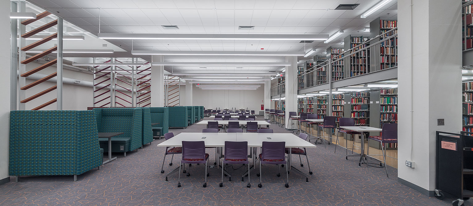 Image of Rhode_Island_College_Adams_Library